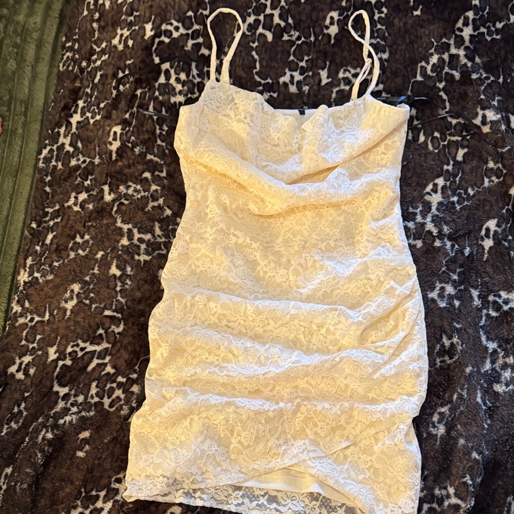 Elegant Cream 🦢Lace mini  Dress with Spaghetti Straps